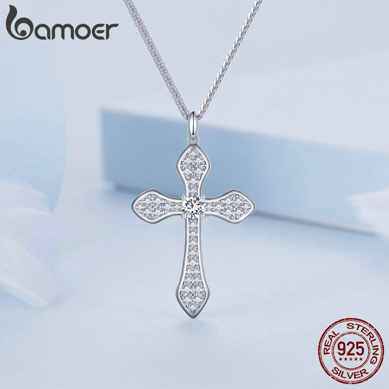 Colar com Pingente Cruz de Zirconita Bamoer