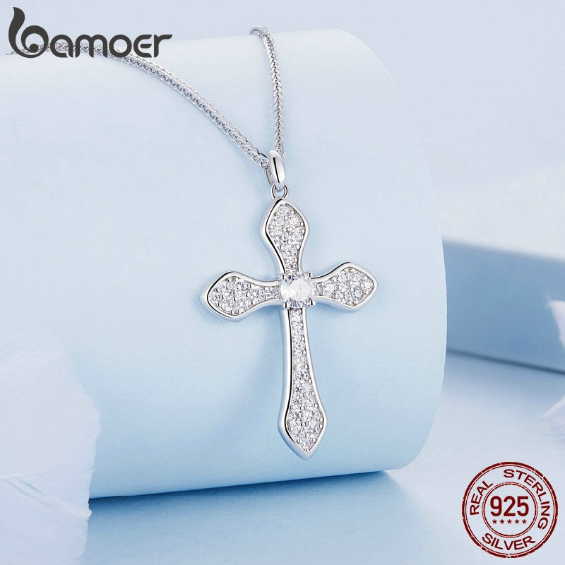 Colar com Pingente Cruz de Zirconita Bamoer