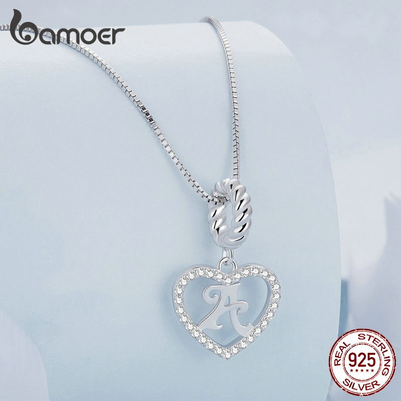 Colar com Pingente Alfabeto do Amor Bamoer