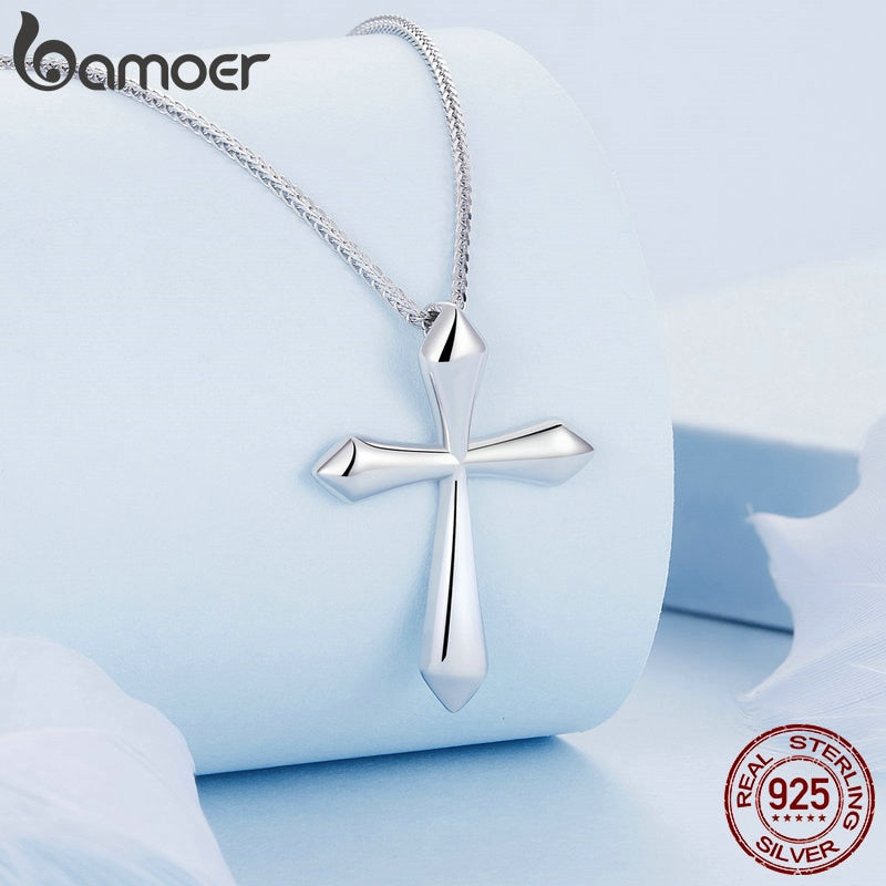 Colar com Pingente de Cruz Bamoer