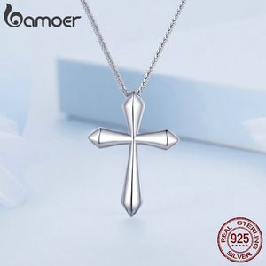 Colar com Pingente de Cruz Bamoer