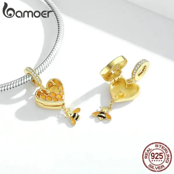 00cf4d15cc326b5059ecf591 Berloque Mel do Amor
