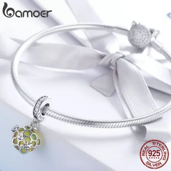 Berloque com Argola Favo de Mel