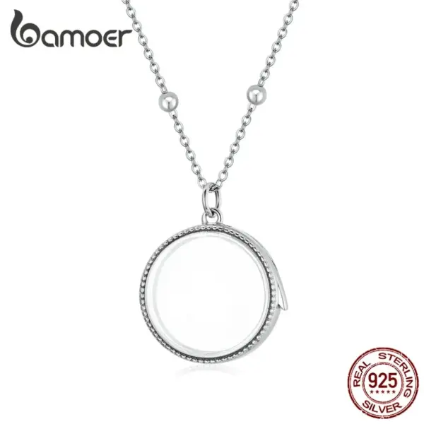 1240052f29481fce864d73f6 Colar com Pingente de Caixa Personalizável