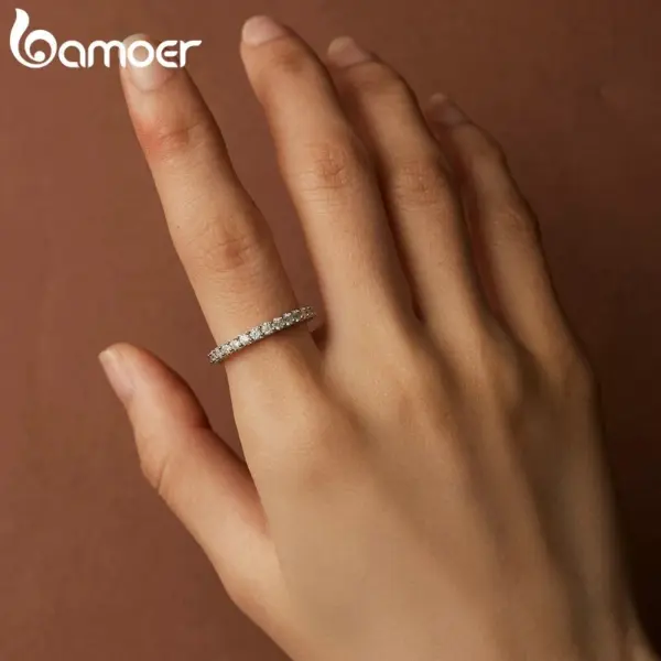 189b9457ffca6c8a89e06190 Anel Feminino Moissanite Delicado