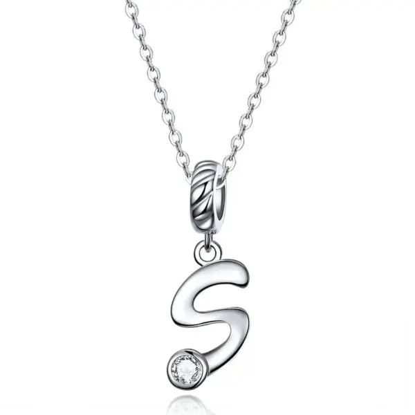 3ab708b696662a0f44616b5c Colar com Pingente Letra do Alfabeto