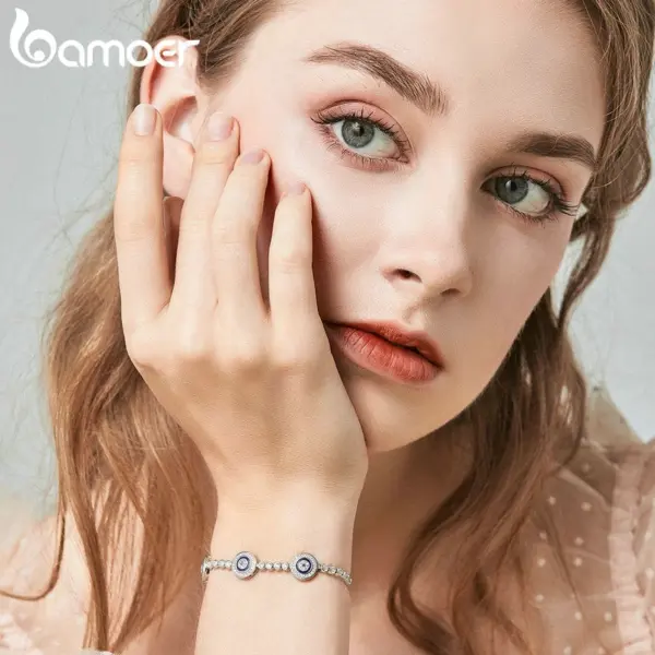 6097a99477f9283ae1b633bf Pulseira Olhos Azuis