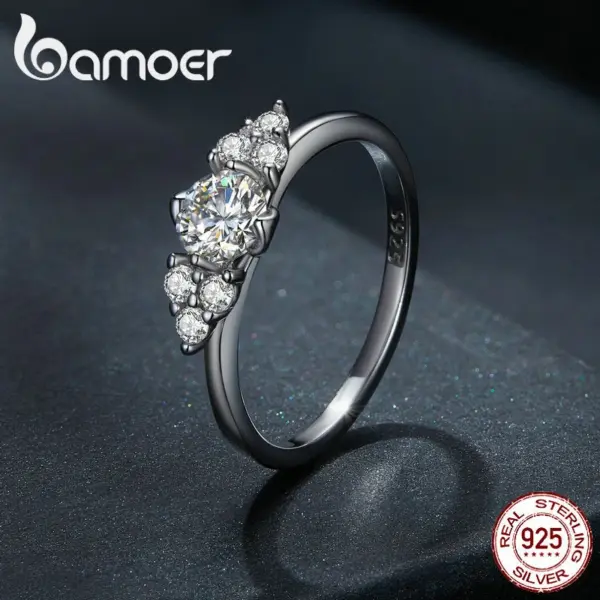 77881a35d5cc523c3bbbcea4 Anel de Moissanite
