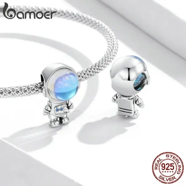 7ee3fce8b57bbe2758cf4604 Pingente Astronauta