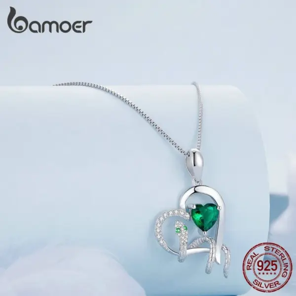80b0b113086aaca9c129cf11 Colar com Pingente Serpente do Amor