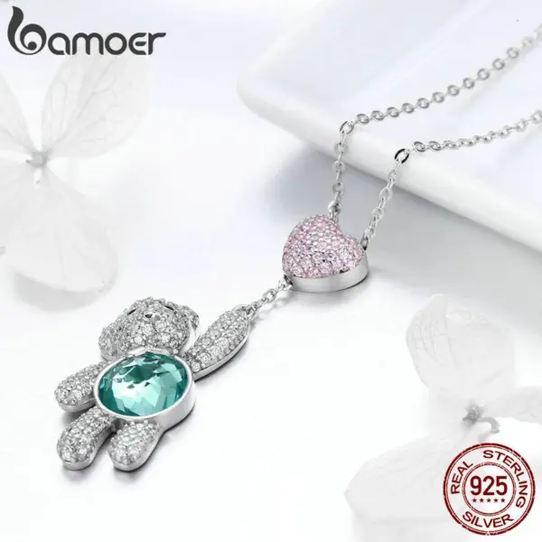 8a724b475c7ef16c8a15c278 Colar com Pingente Urso Adorável