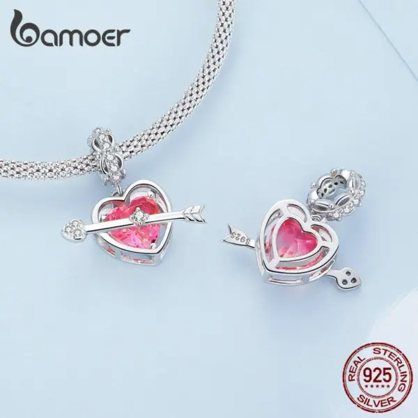 8ac792bd6efd6f3121bcf16c Berloque com Argola Cupido