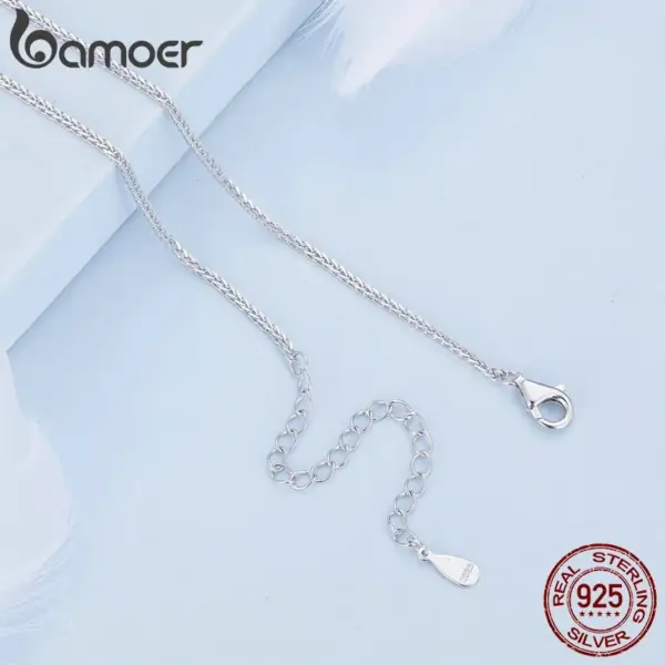 9326c8fb9b8cca616fa82ef8 Colar com Pingente Cruz de Zirconita