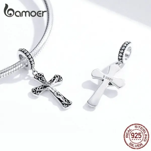 Berloque com Argola Jesus