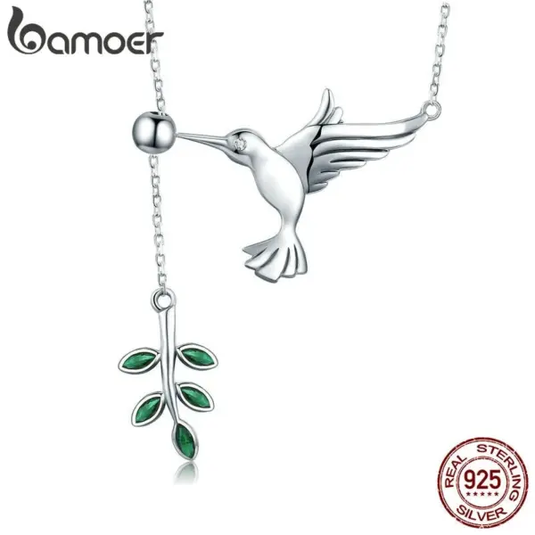 a67c0b0925cf5b3176361179 Colar com pingente de Beija-flor
