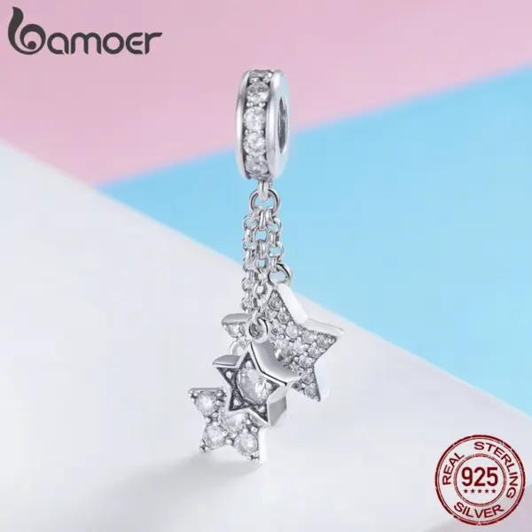 Berloque com Argola Estrelas Brilhantes