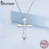 b51755f8dc562033c8b4912c Colar com Pingente de Cruz