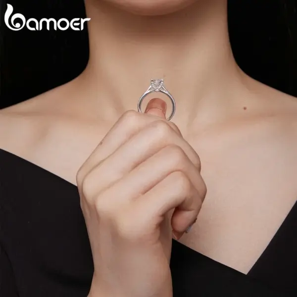 b55aeef6d3e0c79609268458 Anel de Casamento Moissanite Requintado