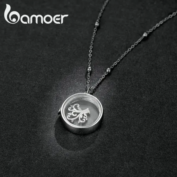 b5b57a79884815ee11527763 Colar com Pingente de Caixa Personalizável