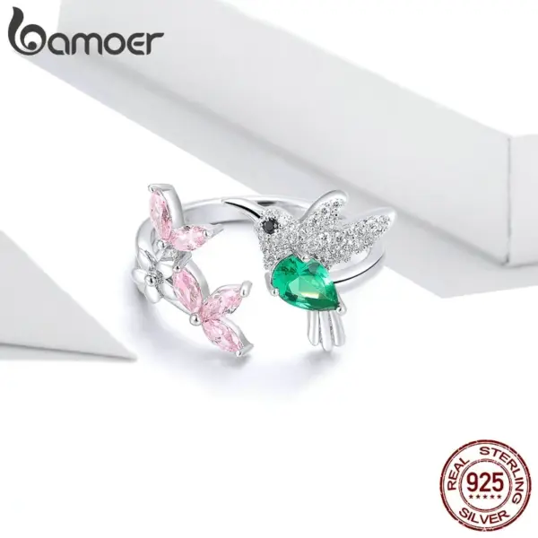 c53015fa504cfa09f4402e76 Anel Ajustável Presente de Beija-Flor