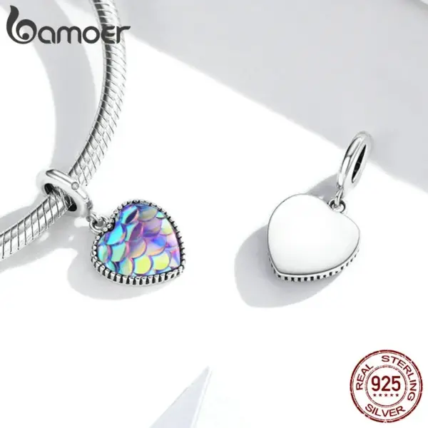 c8e5487df4ef269e8aed9eb2 Berloque com Argola Coração Escama de Peixe
