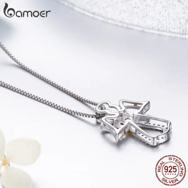 d07468a0486a1d0950172ef3 Colar com Pingente Anjo da Guarda
