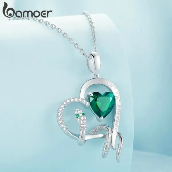 d6030d8ec903886831134d12 Colar com Pingente Cobra