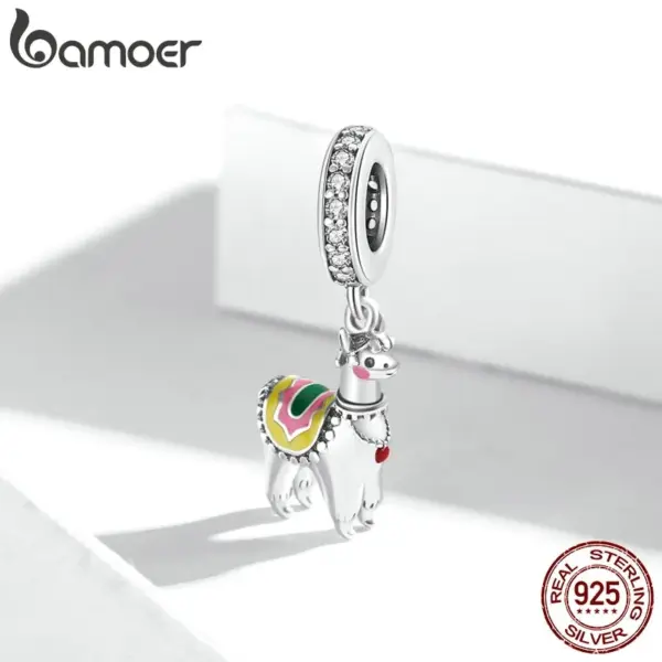 e03d344e4c8de04a3d0199a3 Pingente Alpaca