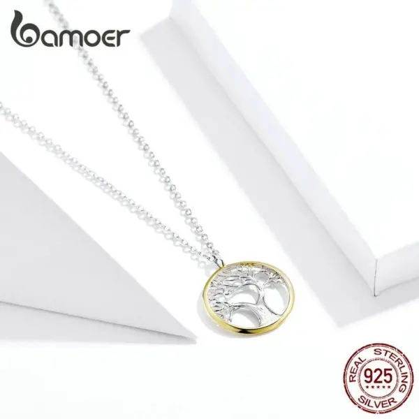 Colar com Pingente Dourado Árvore da Vida